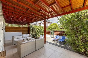 Larnaca Seaside Villa Marina 44