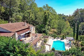 Villa in Flayosc With Private Pool