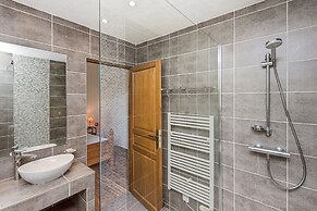 Villa in Flayosc With Private Pool