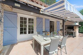 Villa in Flayosc With Private Pool