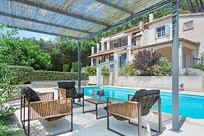 Villa in Flayosc With Private Pool