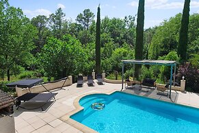 Villa in Flayosc With Private Pool