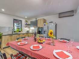 Holiday Home Mali Raj