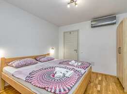 Holiday Home Mali Raj
