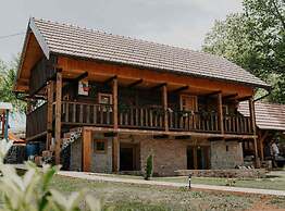 Holiday Home Šapat Šume