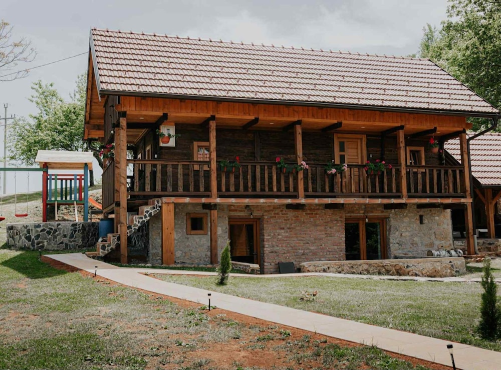 Holiday Home Šapat Šume
