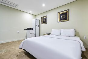 FILM37.2HOTEL