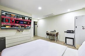 FILM37.2HOTEL