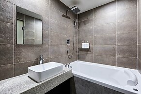 FILM37.2HOTEL