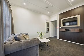 Aroha Motel
