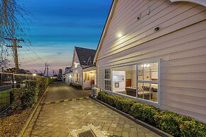 Aroha Motel
