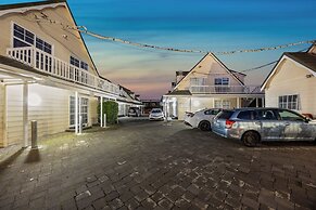 Aroha Motel