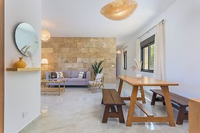 Glow Studios & Apartments in Batroun