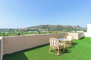 Glow Studios & Apartments in Batroun