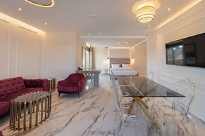 Philia Center Suites