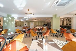 Philia Center Suites