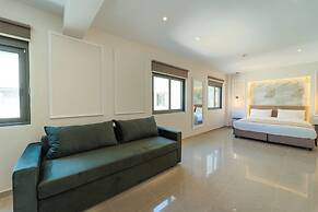 Philia Center Suites