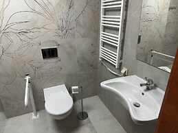 Mololo Art Hotel