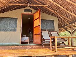 Bwana Tembo Safari Camp