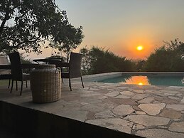 Bwana Tembo Safari Camp