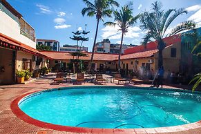 HOTEL MIRAVA