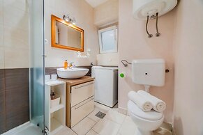 Charming Downtown Studio