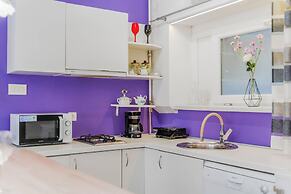 Charming Downtown Studio