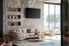 Avant Blue Boutique Hotel