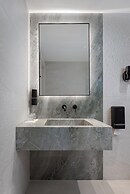 Avant Blue Boutique Hotel