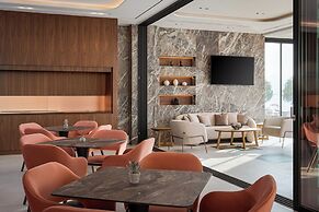 Avant Blue Boutique Hotel