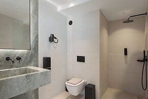 Avant Blue Boutique Hotel