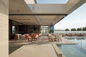 Avant Blue Boutique Hotel