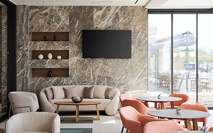 Avant Blue Boutique Hotel