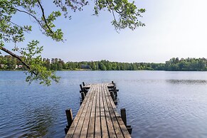 Lakefront House with 5 BR and Sauna