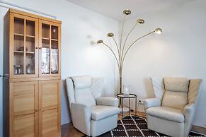 Lakefront House with 5 BR and Sauna