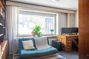 Lakefront House with 5 BR and Sauna