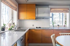 Lakefront House with 5 BR and Sauna