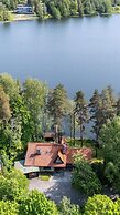 Lakefront House with 5 BR and Sauna