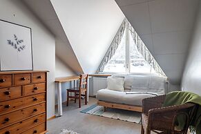 Lakefront House with 5 BR and Sauna