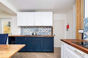 3 Bed House-free Parking