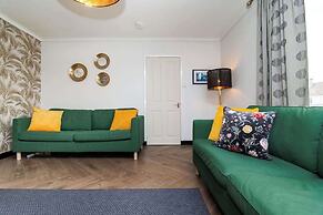 3 Bed House-free Parking
