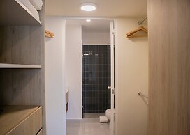 w Charming 2BR w Balcony in Miraflores