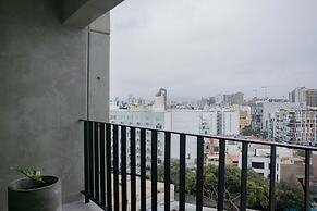 w Charming 2BR w Balcony in Miraflores