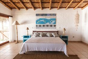 w Stylish 5BR House in Mancora