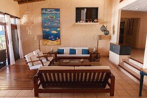 w Stylish 5BR House in Mancora