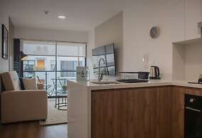 w Astounding 1BR w Balcony in Barranco