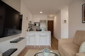 w Astounding 1BR w Balcony in Barranco