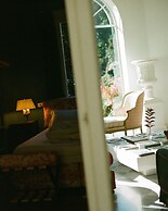 Charming 1BR Suite in Revislate