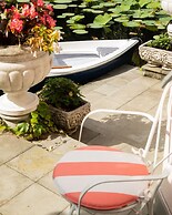 Charming 1BR Suite in Revislate