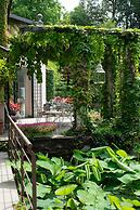 Charming 1BR Suite in Revislate